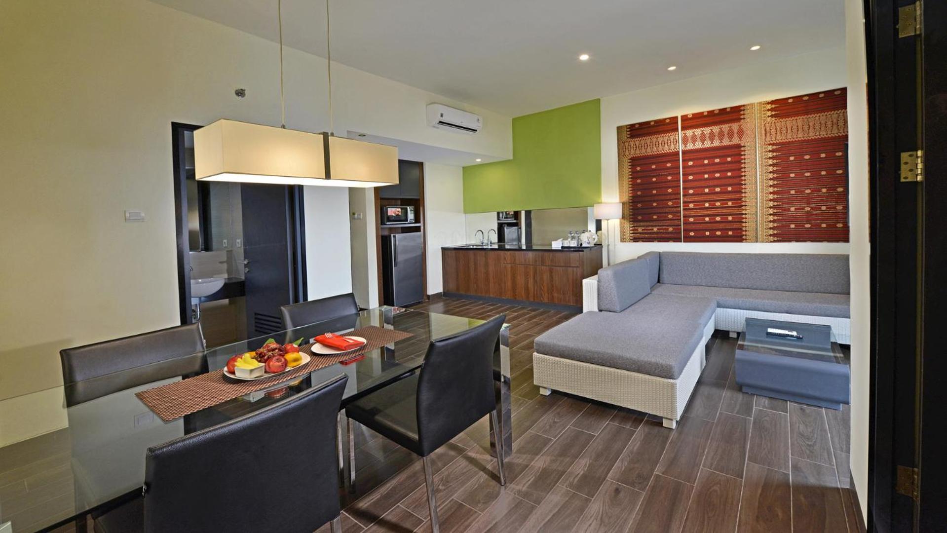 Whiz Prime Hotel Khatib Sulaiman Padang Exterior foto