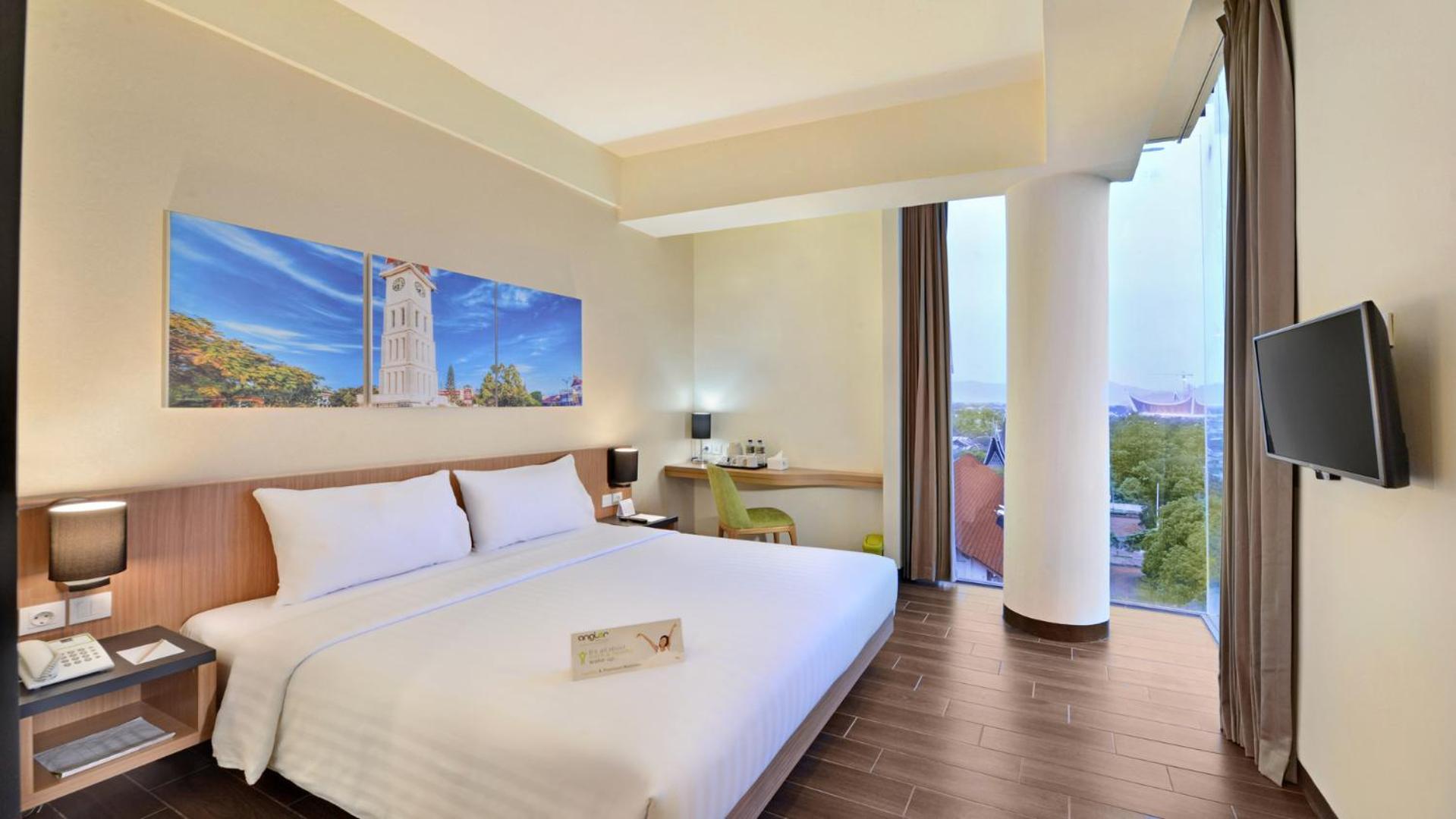 Whiz Prime Hotel Khatib Sulaiman Padang Exterior foto